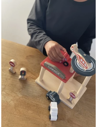 Garage avec voitures
